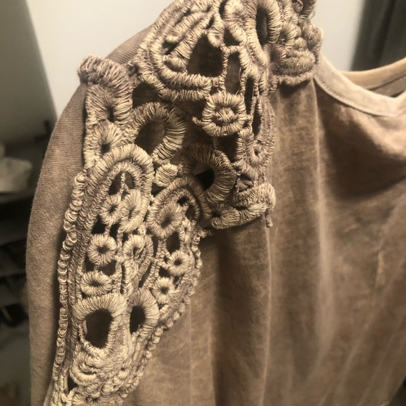 Short sleeve top - Picture 2 of 2